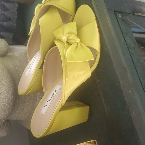 Nina - Picture 3 of 4